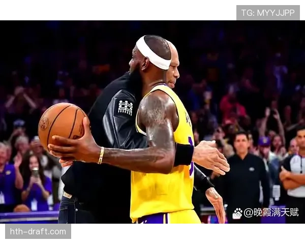 湖人传奇贾巴尔再度被热议，名宿成就引发球迷广泛讨论