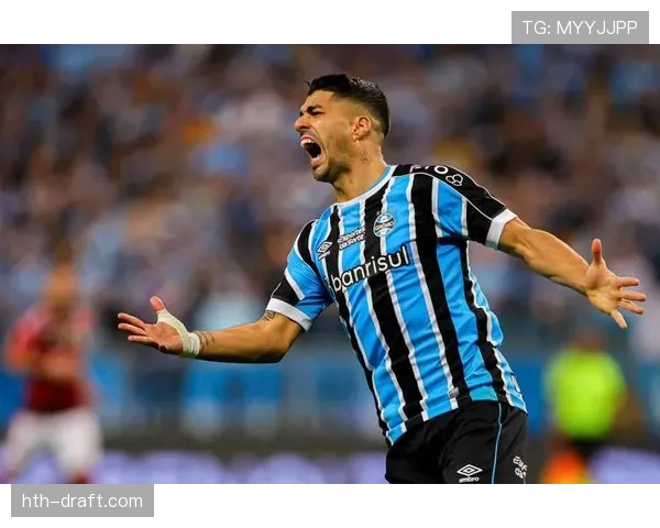 苏亚雷斯凭借强悍身体对抗能力再度成为赛场焦点