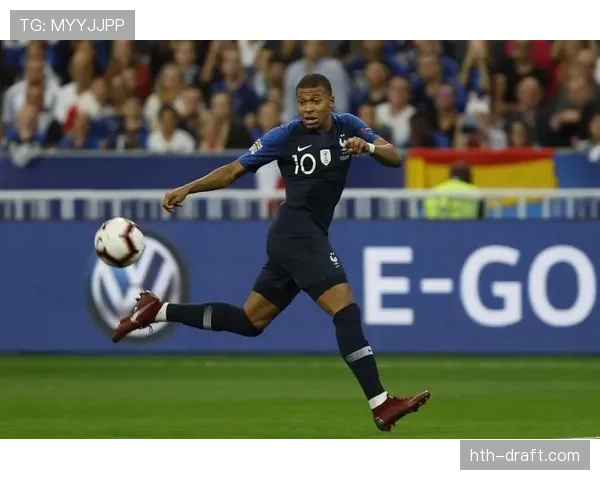 姆巴佩率法国队勇夺欧国联冠军，状态回暖尽显领袖风范