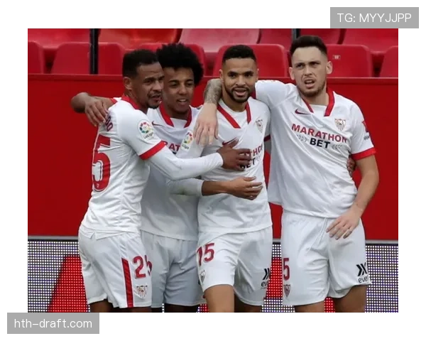 奥坎波斯在激烈竞争中展现不懈斗志，与球队默契共进