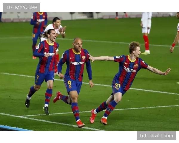 尼科·威廉斯的无球跑动与纵深冲击战术价值分析 尼科·威廉斯的无球跑动与纵深冲击战术价值分析