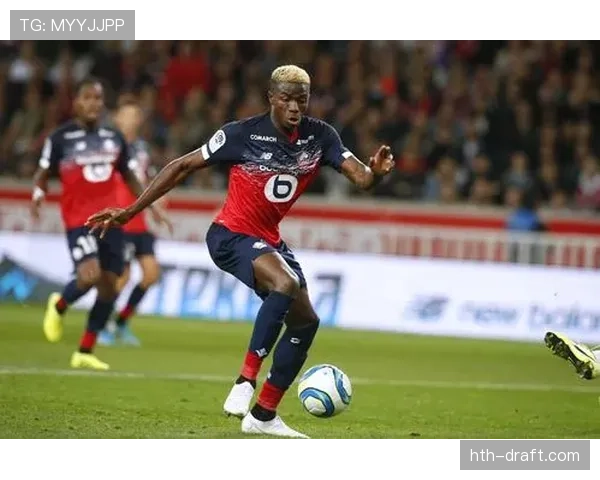 奥斯梅恩与伊萨克:身体流与技术流前锋风格对比分析 奥斯梅恩与伊萨克:身体流与技术流前锋风格对比分析