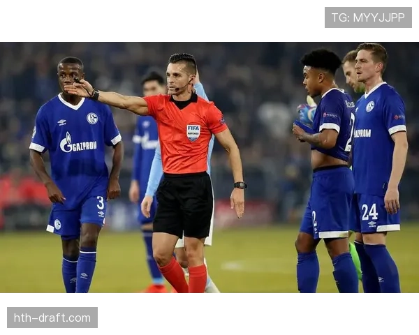 反弹手球判罚标准为何常被误解？裁判视角全解析